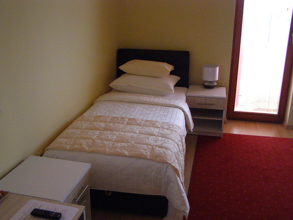 Hotel Arizona Sarajevo Lukavica Exterior foto
